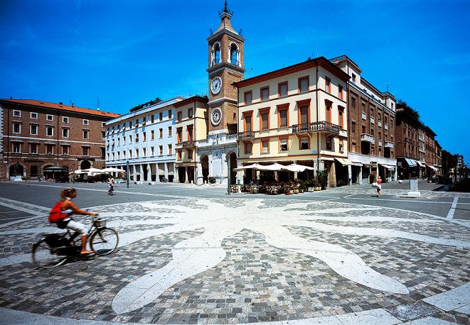 Immagine della piazza Tre Martiri.